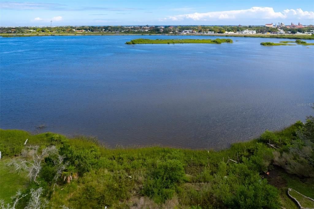 待售: $395,000 (0.57 acres)