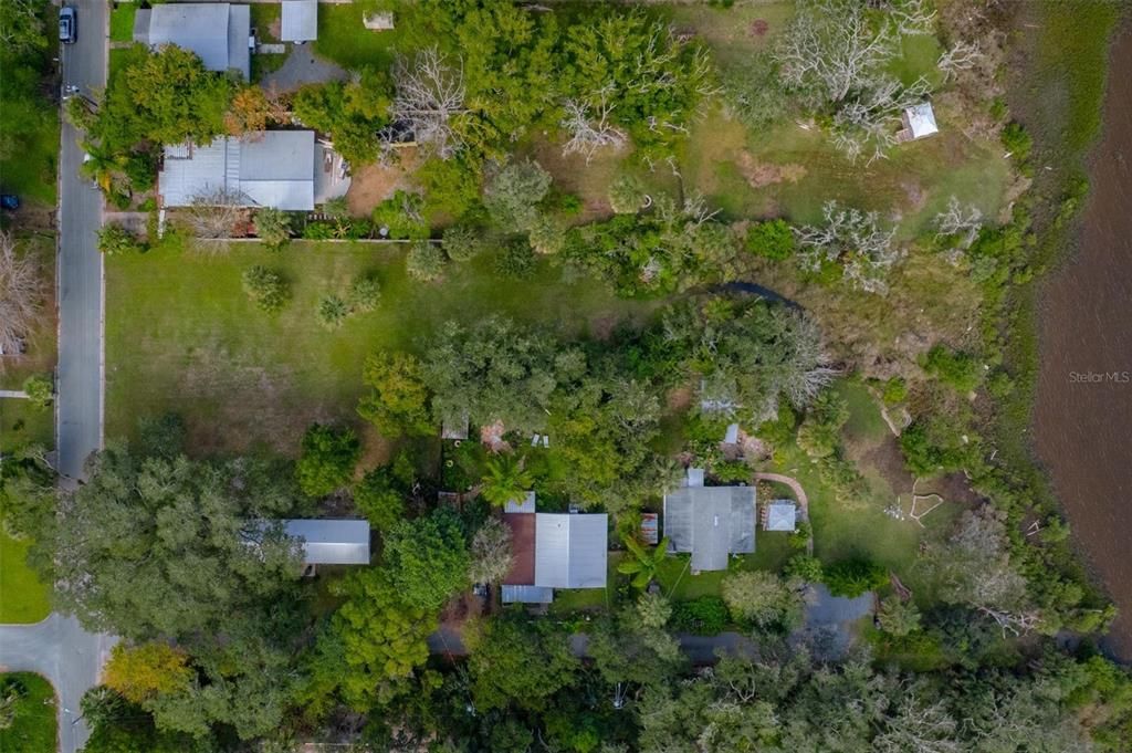 待售: $395,000 (0.57 acres)