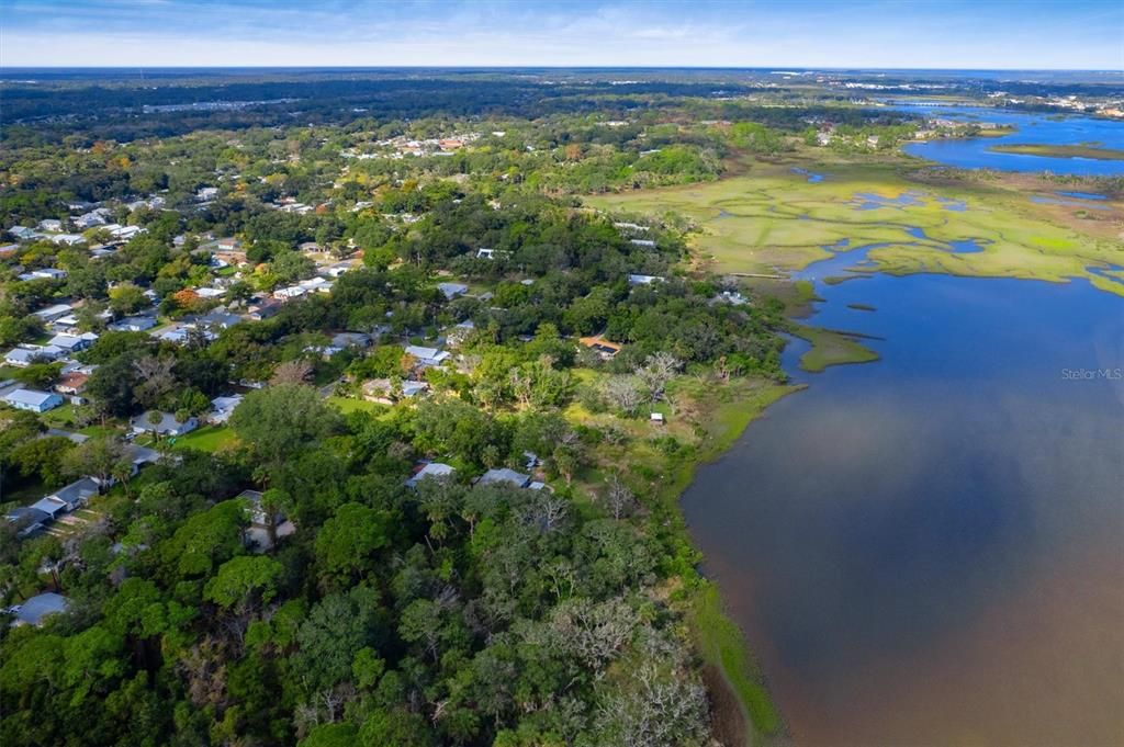 待售: $395,000 (0.57 acres)