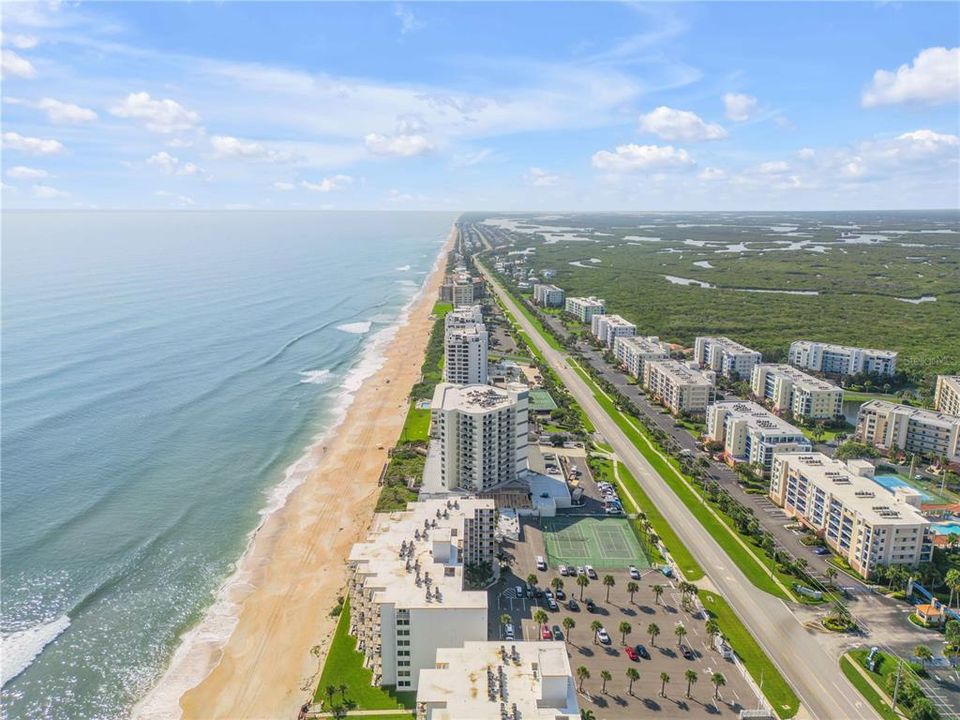 For Sale: $650,000 (2 beds, 2 baths, 1347 Square Feet)