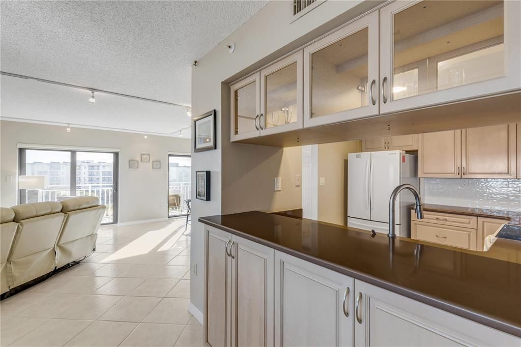 For Sale: $650,000 (2 beds, 2 baths, 1347 Square Feet)