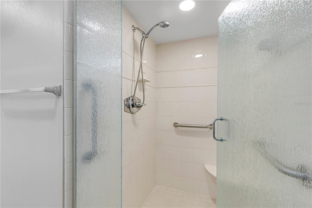 For Sale: $650,000 (2 beds, 2 baths, 1347 Square Feet)