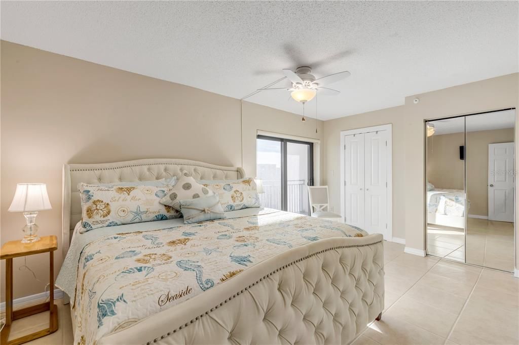 For Sale: $650,000 (2 beds, 2 baths, 1347 Square Feet)