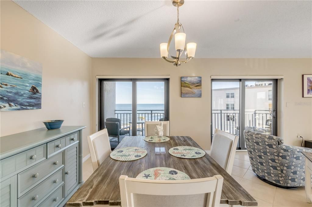 For Sale: $650,000 (2 beds, 2 baths, 1347 Square Feet)