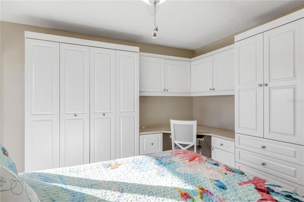 For Sale: $650,000 (2 beds, 2 baths, 1347 Square Feet)