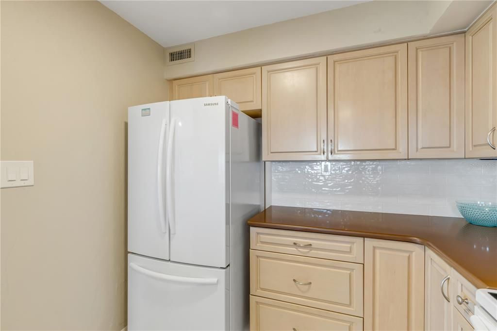 For Sale: $650,000 (2 beds, 2 baths, 1347 Square Feet)