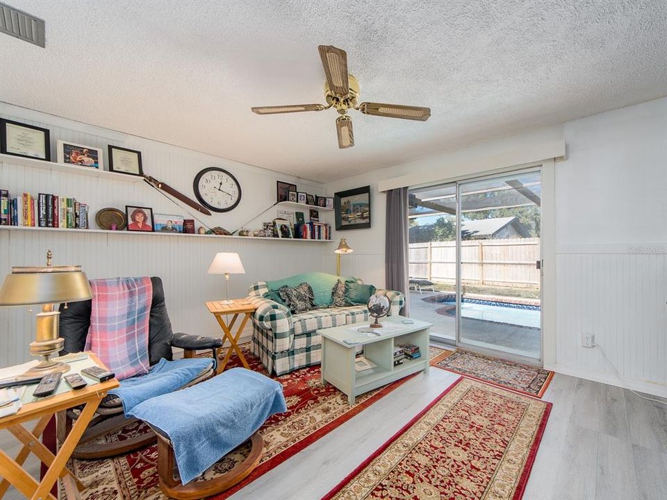 For Sale: $389,000 (3 beds, 2 baths, 1528 Square Feet)