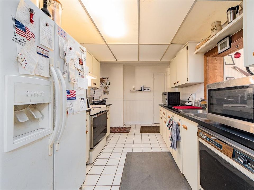 For Sale: $389,000 (3 beds, 2 baths, 1528 Square Feet)