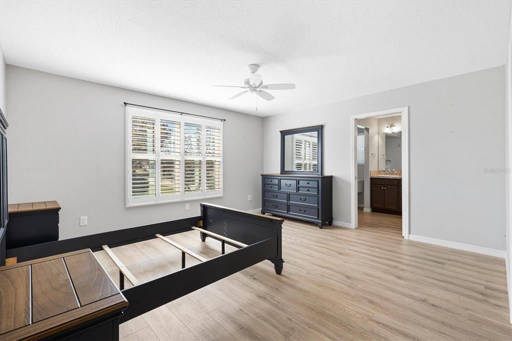 For Sale: $344,000 (3 beds, 2 baths, 1611 Square Feet)