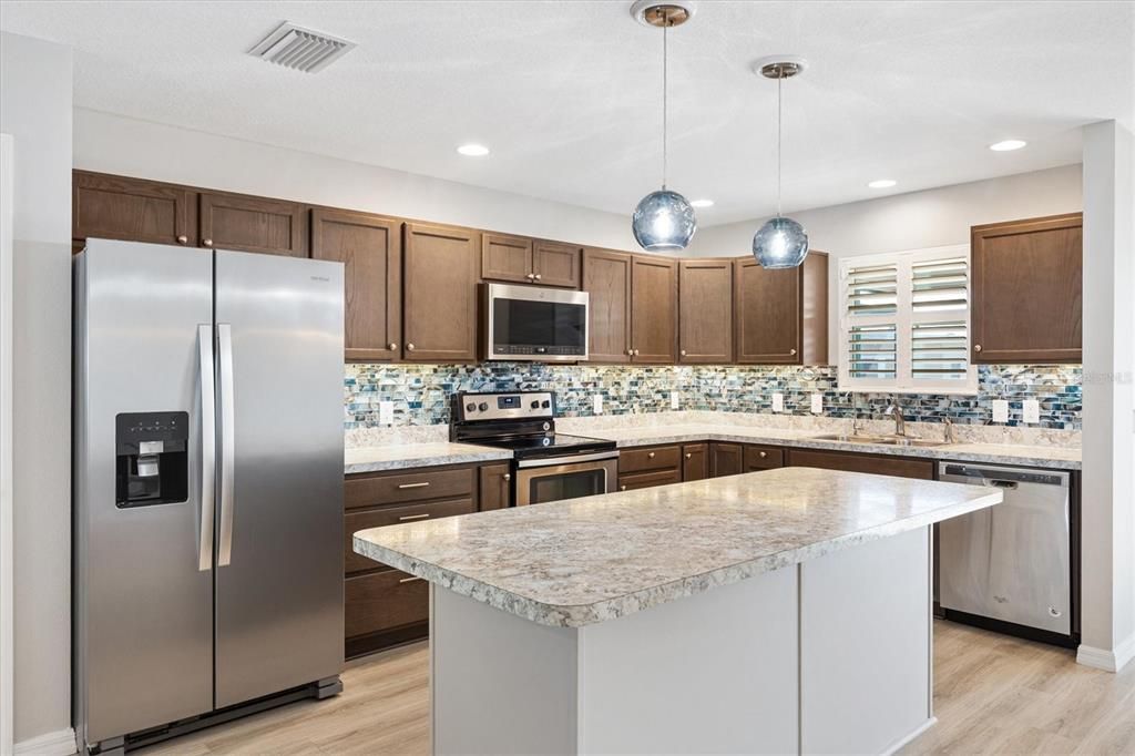 For Sale: $344,000 (3 beds, 2 baths, 1611 Square Feet)