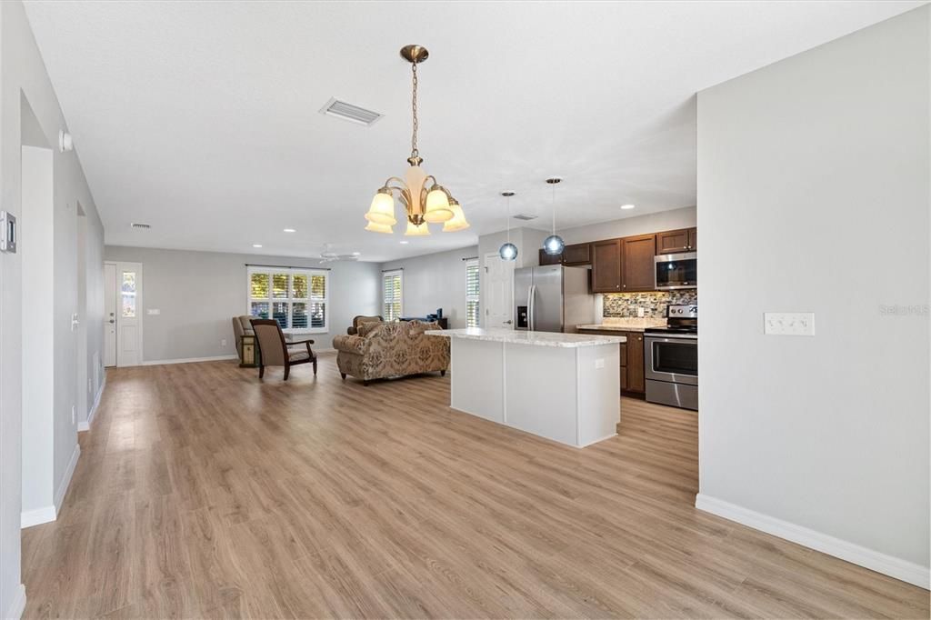 For Sale: $344,000 (3 beds, 2 baths, 1611 Square Feet)