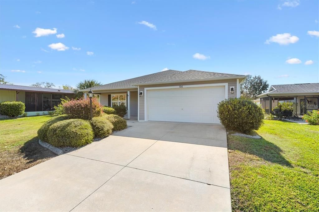 For Sale: $344,000 (3 beds, 2 baths, 1611 Square Feet)