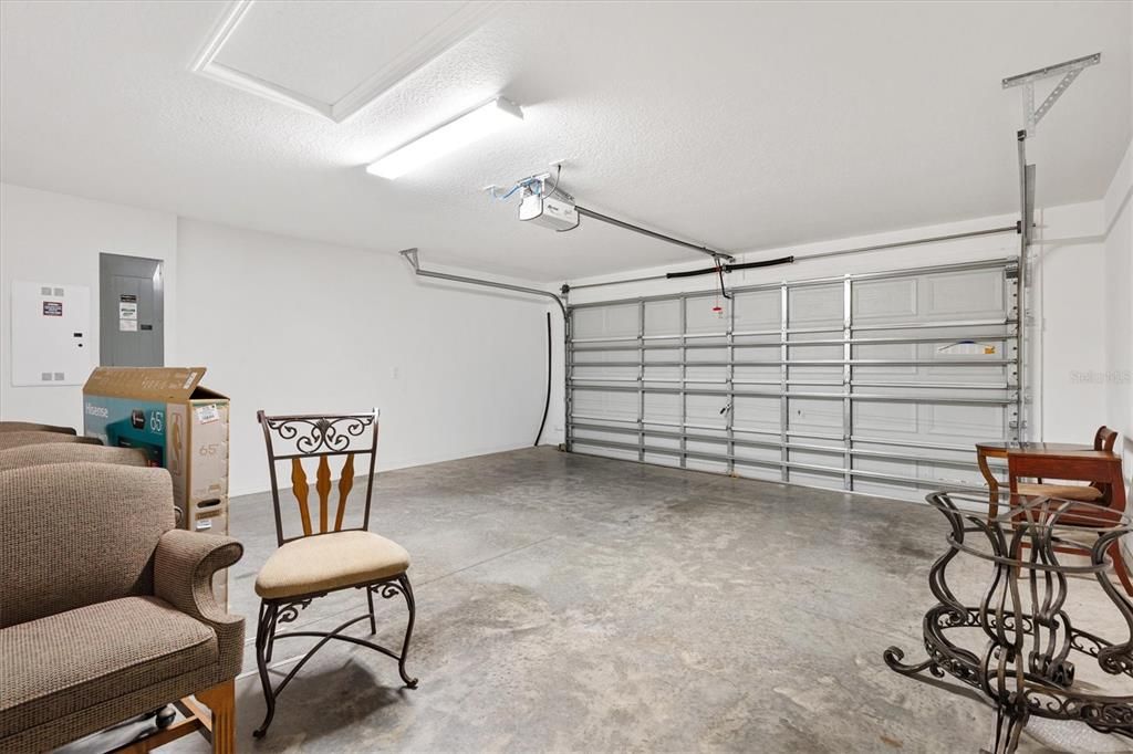 For Sale: $344,000 (3 beds, 2 baths, 1611 Square Feet)