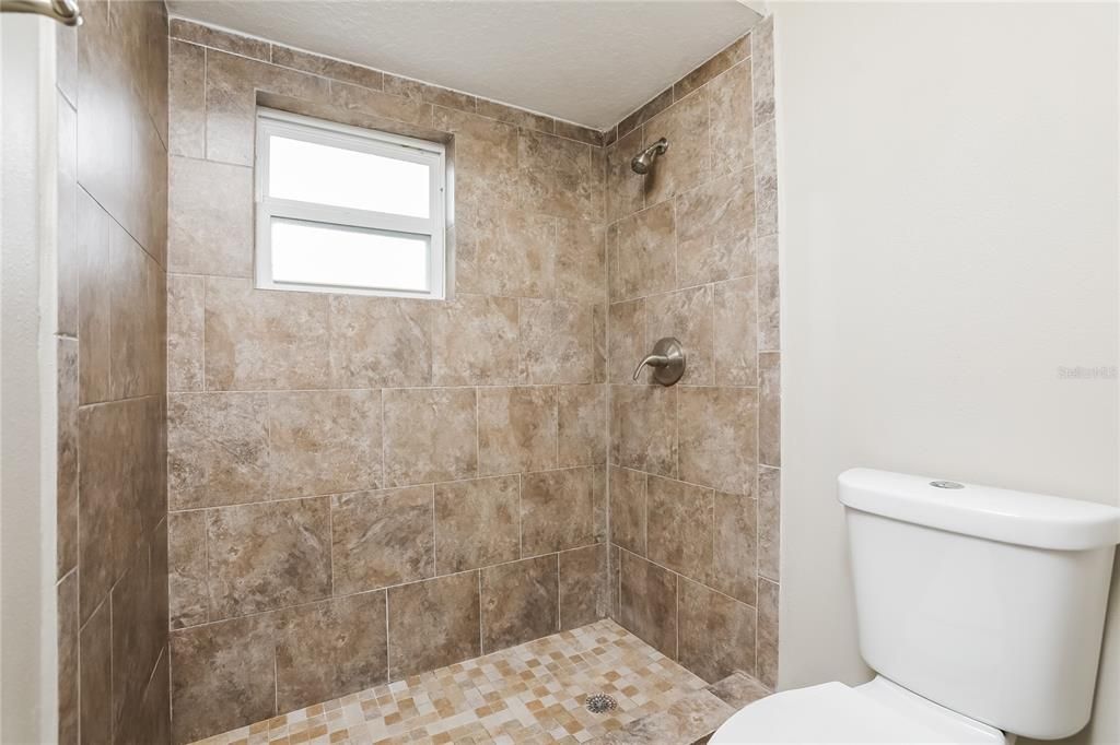 出租: $2,045 (3 贝兹, 2 浴室, 1377 平方英尺)