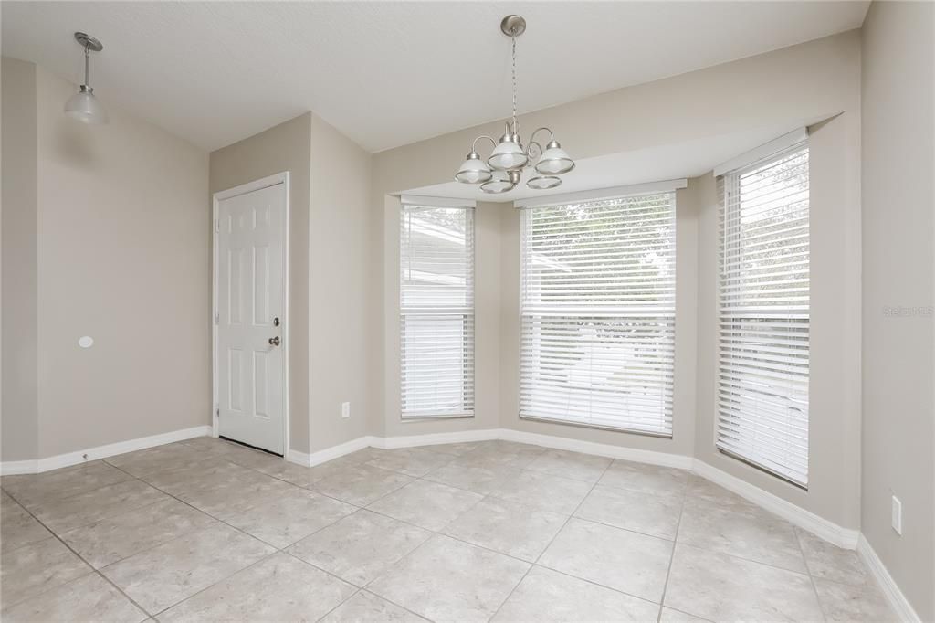 出租: $2,045 (3 贝兹, 2 浴室, 1377 平方英尺)