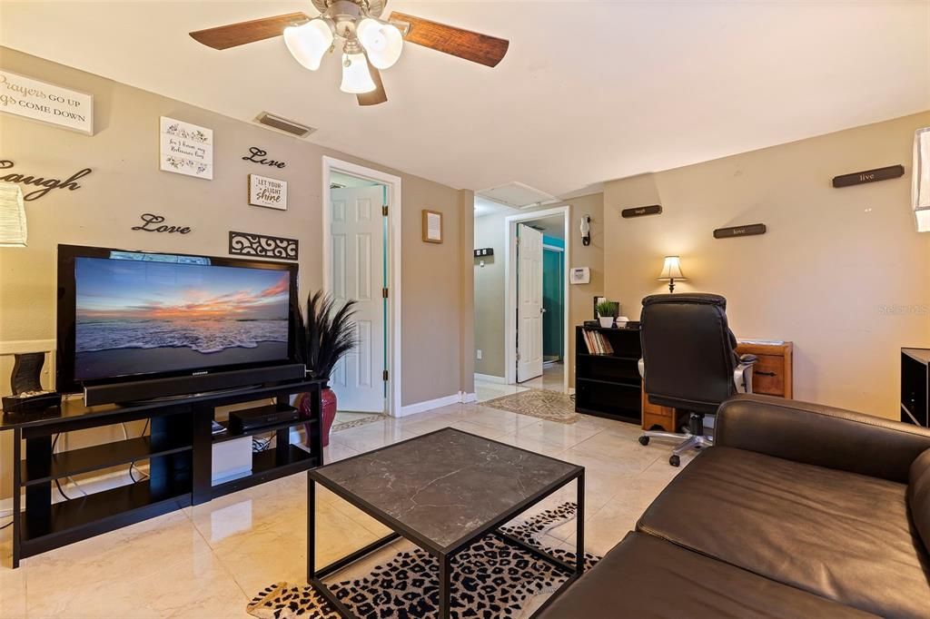Active With Contract: $340,000 (2 beds, 2 baths, 1266 Square Feet)