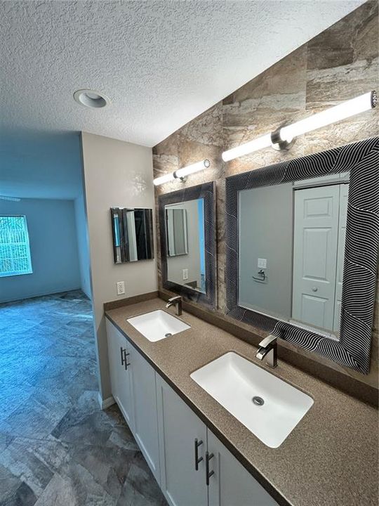 待售: $274,900 (3 贝兹, 2 浴室, 1426 平方英尺)