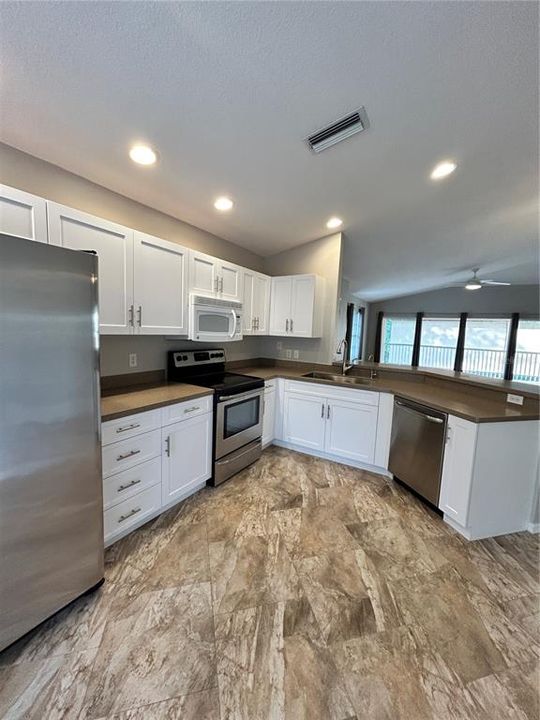 待售: $274,900 (3 贝兹, 2 浴室, 1426 平方英尺)