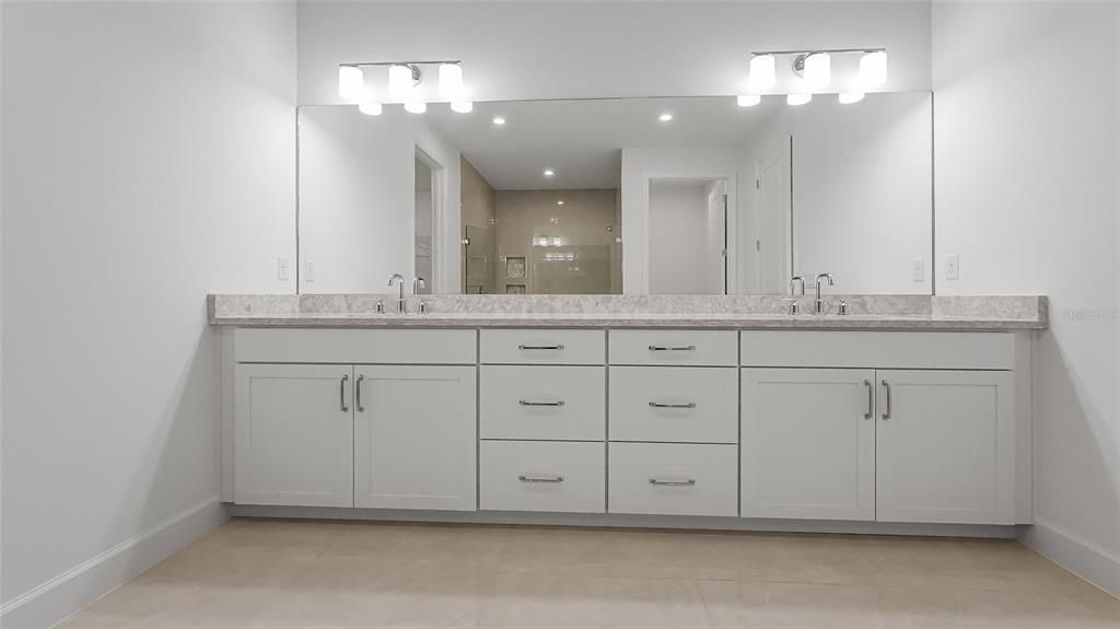 En Venta: $754,990 (3 camas, 3 baños, 2776 Pies cuadrados)