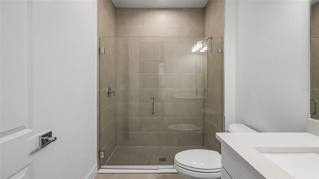 En Venta: $754,990 (3 camas, 3 baños, 2776 Pies cuadrados)