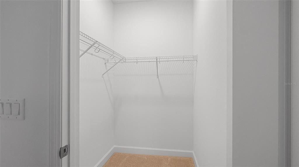 En Venta: $754,990 (3 camas, 3 baños, 2776 Pies cuadrados)