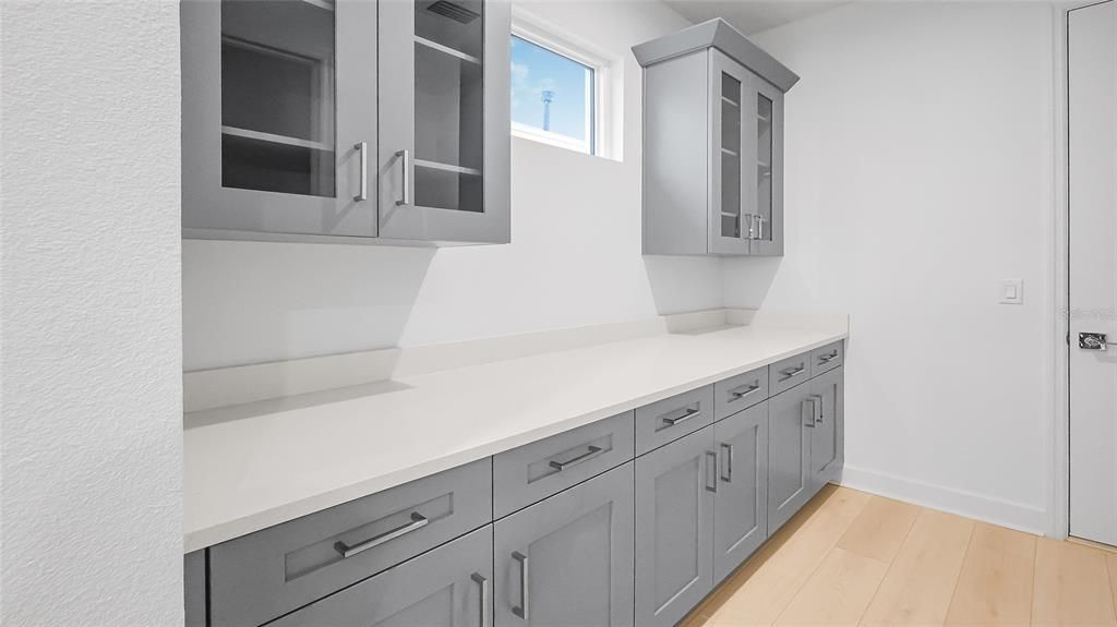 En Venta: $754,990 (3 camas, 3 baños, 2776 Pies cuadrados)