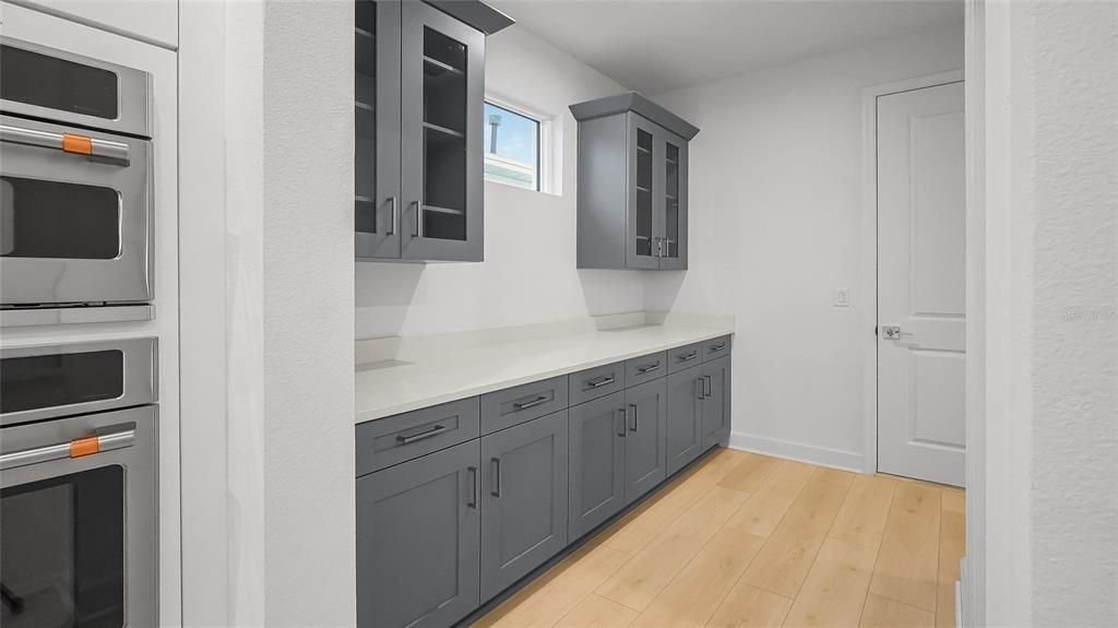 En Venta: $754,990 (3 camas, 3 baños, 2776 Pies cuadrados)