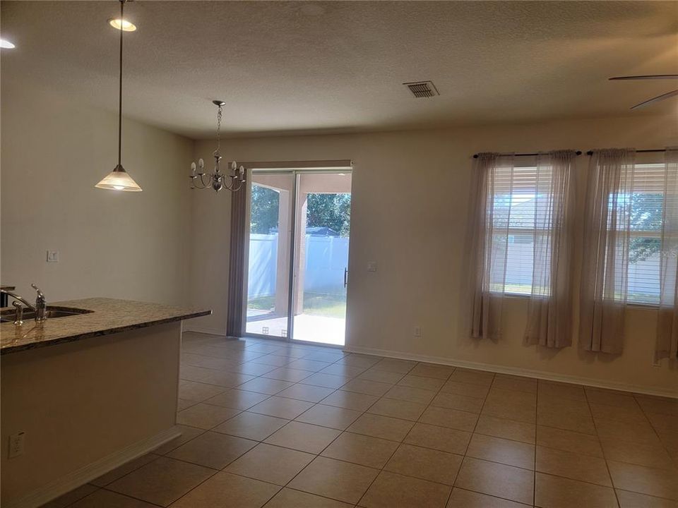 待售: $449,900 (5 贝兹, 3 浴室, 2588 平方英尺)