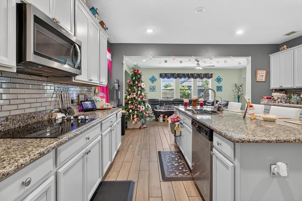 For Sale: $665,000 (5 beds, 3 baths, 3160 Square Feet)