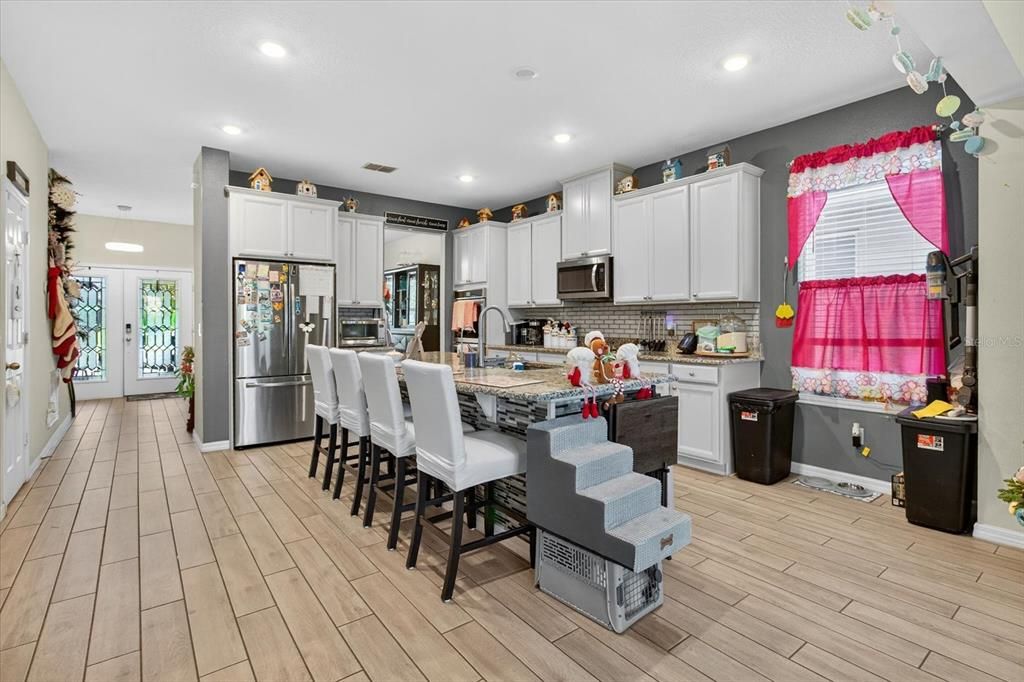 For Sale: $665,000 (5 beds, 3 baths, 3160 Square Feet)