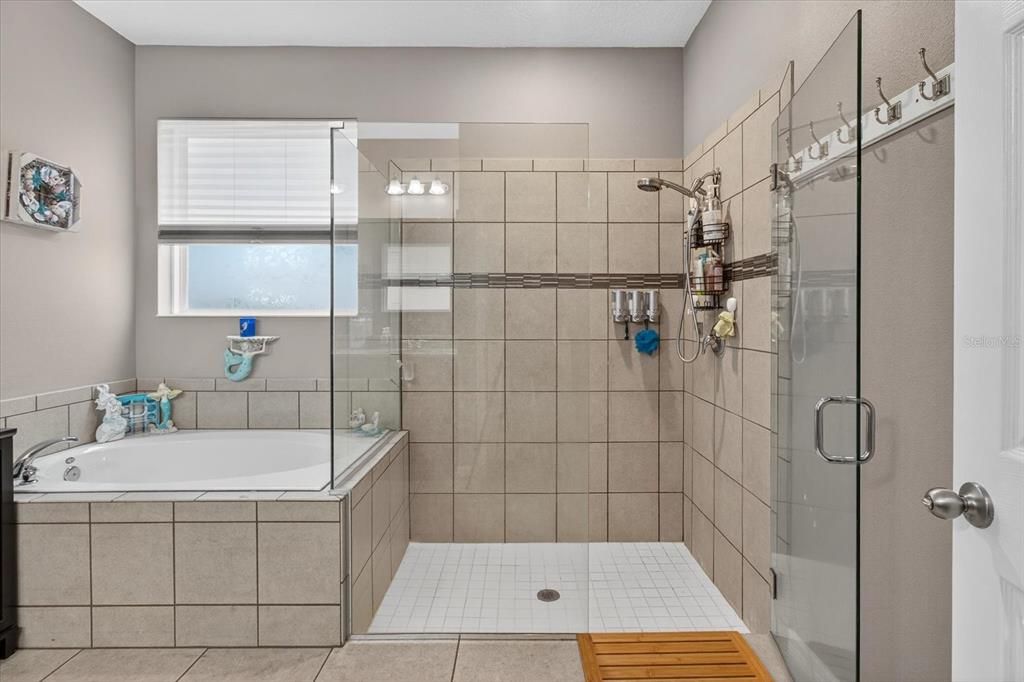 For Sale: $665,000 (5 beds, 3 baths, 3160 Square Feet)