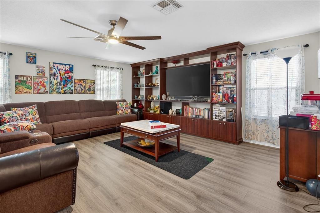 For Sale: $665,000 (5 beds, 3 baths, 3160 Square Feet)