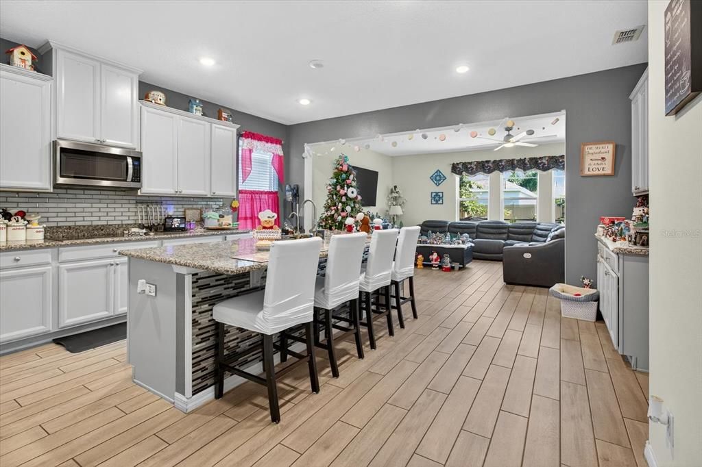 For Sale: $665,000 (5 beds, 3 baths, 3160 Square Feet)