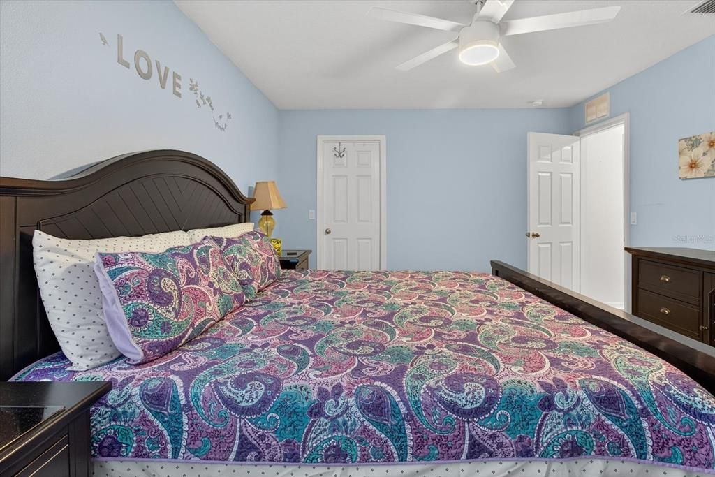 For Sale: $665,000 (5 beds, 3 baths, 3160 Square Feet)