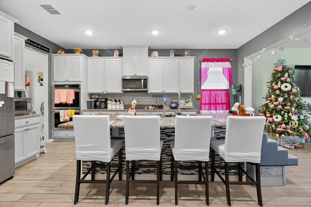 For Sale: $665,000 (5 beds, 3 baths, 3160 Square Feet)