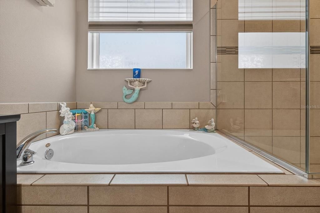 For Sale: $665,000 (5 beds, 3 baths, 3160 Square Feet)