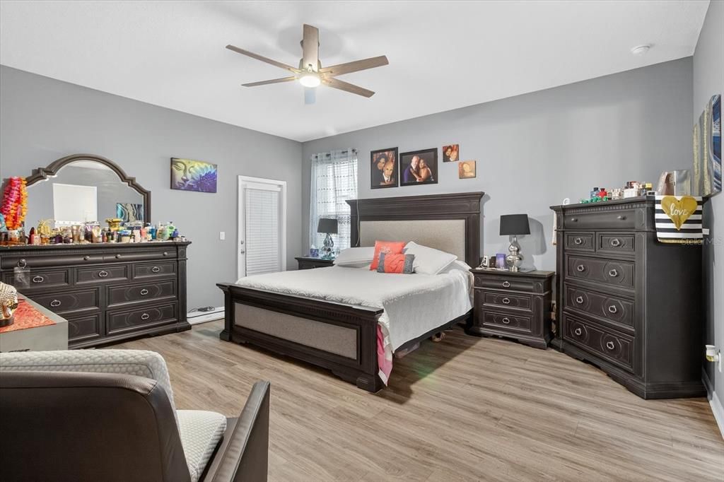 For Sale: $665,000 (5 beds, 3 baths, 3160 Square Feet)