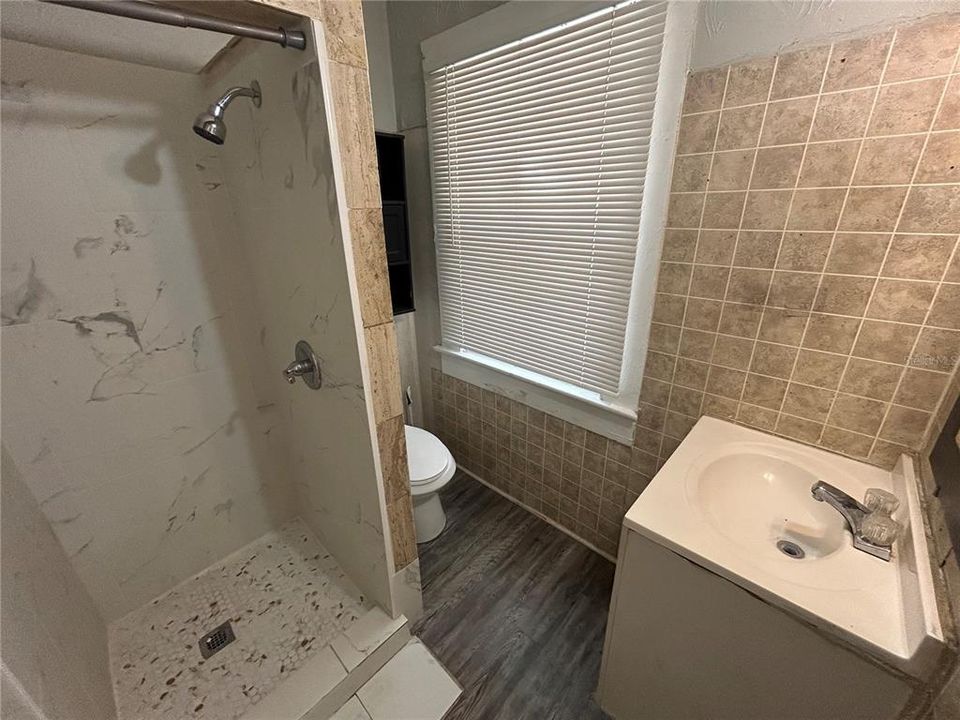 For Rent: $1,295 (2 beds, 1 baths, 750 Square Feet)