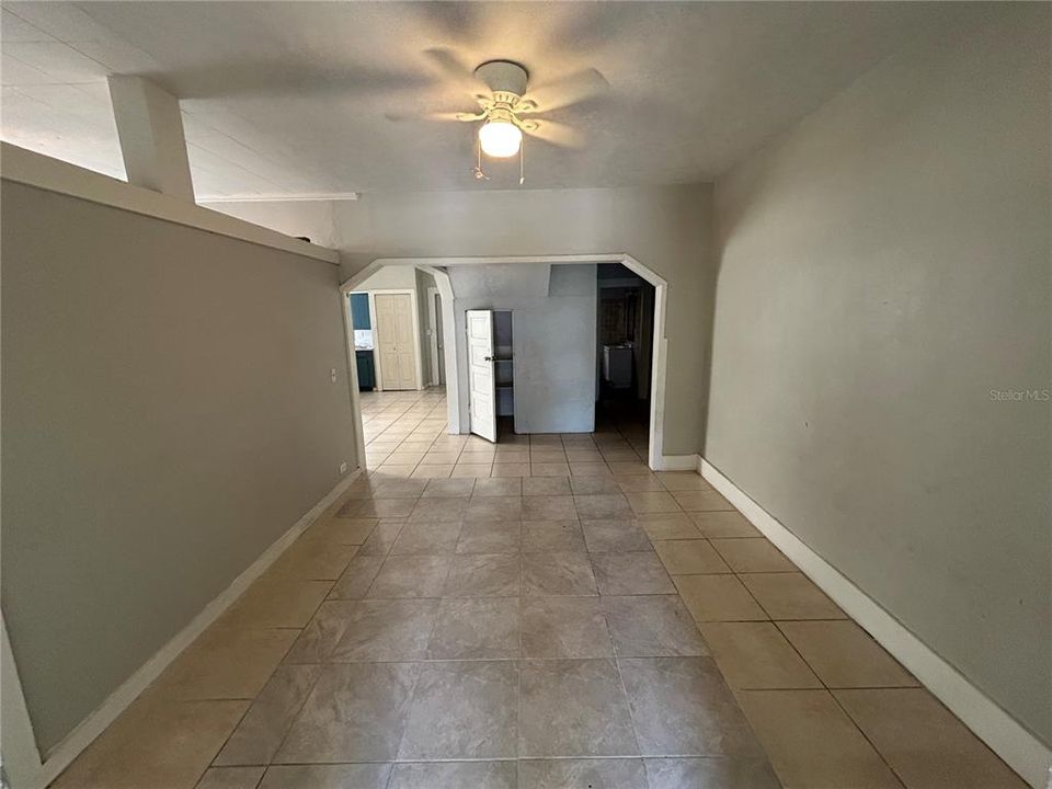 For Rent: $1,295 (2 beds, 1 baths, 750 Square Feet)