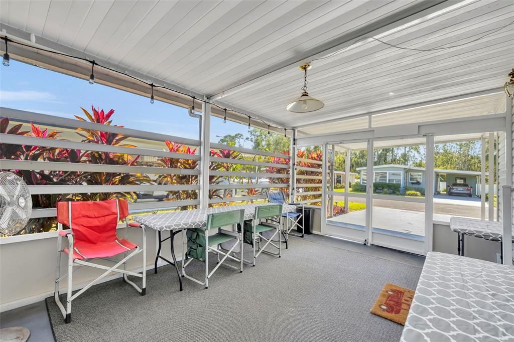 For Sale: $115,000 (2 beds, 2 baths, 864 Square Feet)