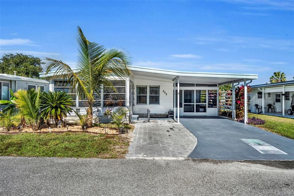 For Sale: $115,000 (2 beds, 2 baths, 864 Square Feet)