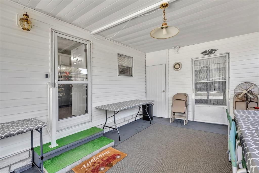 For Sale: $115,000 (2 beds, 2 baths, 864 Square Feet)