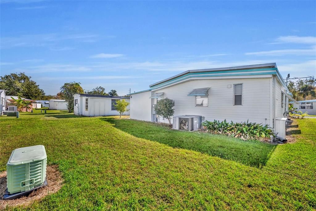 For Sale: $115,000 (2 beds, 2 baths, 864 Square Feet)