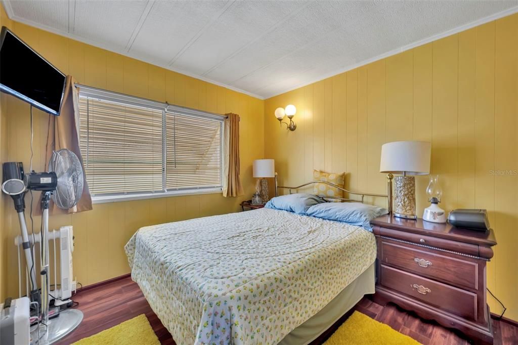 For Sale: $115,000 (2 beds, 2 baths, 864 Square Feet)