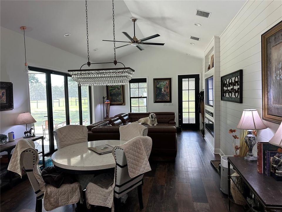 待售: $1,545,000 (2 贝兹, 2 浴室, 2126 平方英尺)