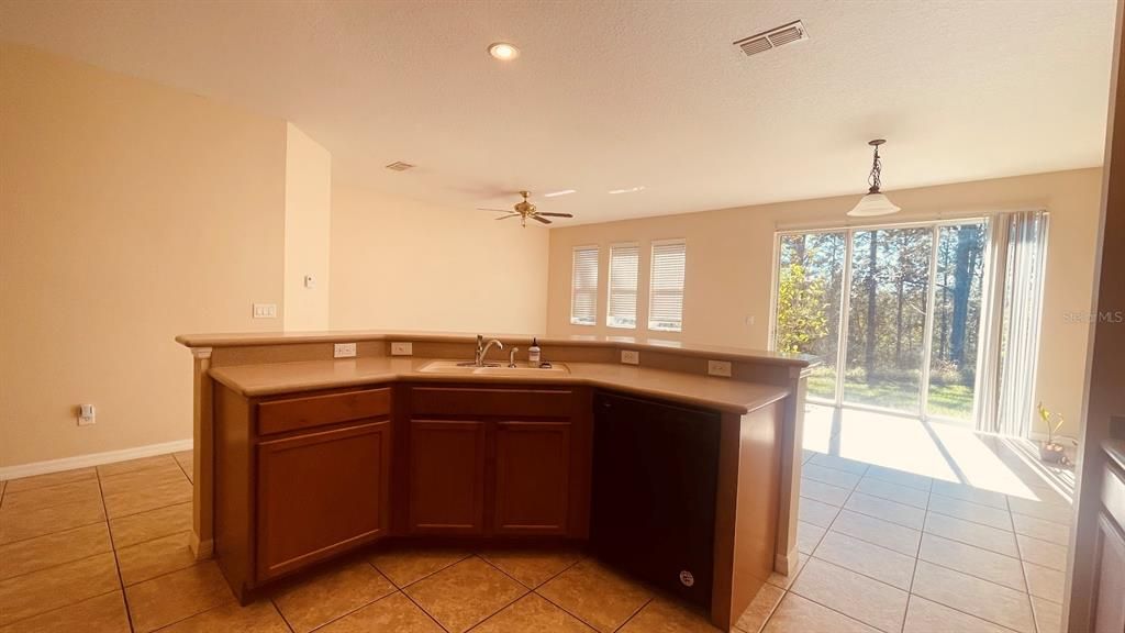 出租: $2,900 (4 贝兹, 3 浴室, 2432 平方英尺)