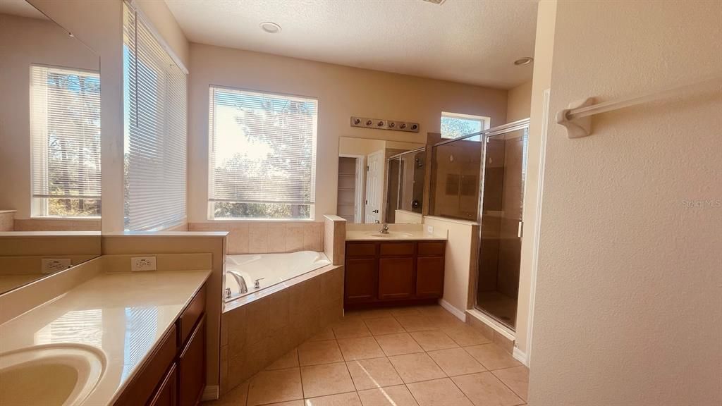 出租: $2,900 (4 贝兹, 3 浴室, 2432 平方英尺)