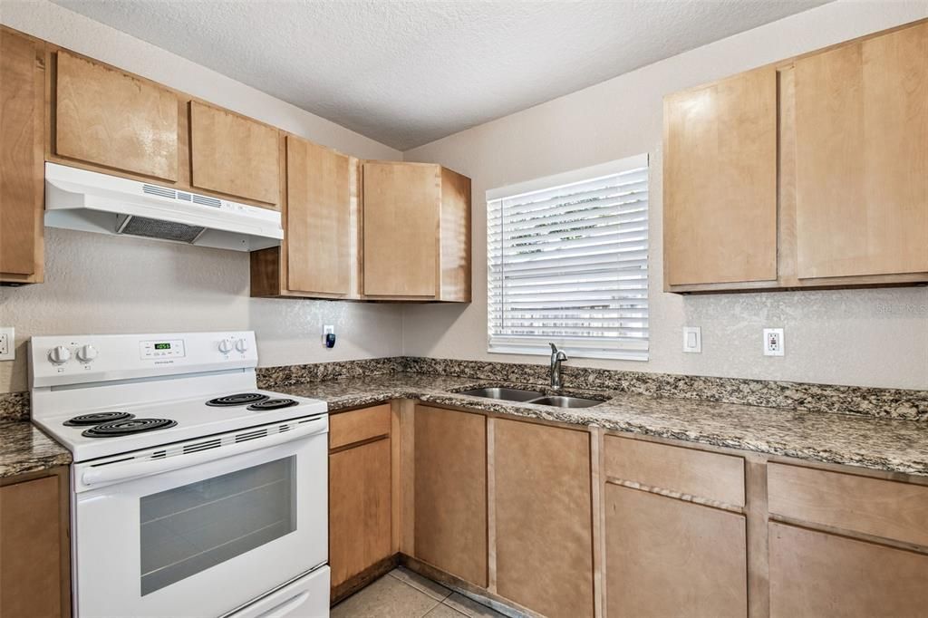 Activo con contrato: $759,000 (4 camas, 0 baños, 1624 Pies cuadrados)