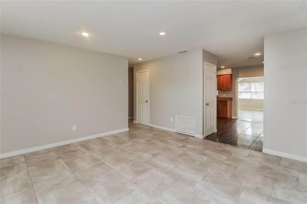 В аренду: $2,245 (4 спален, 2 ванн, 2133 Квадратных фут)