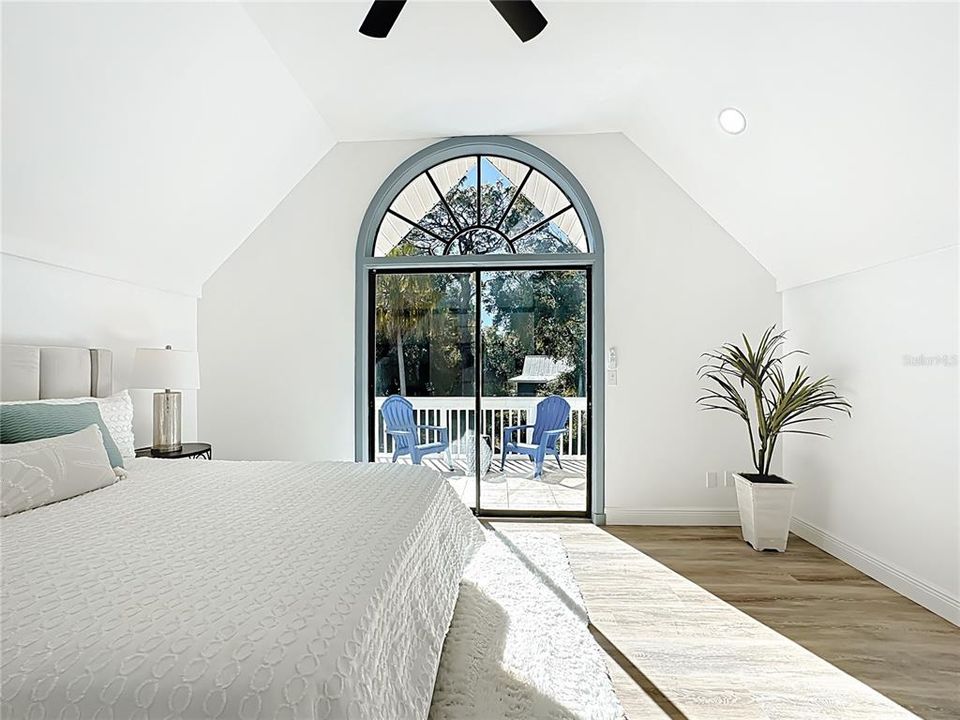 En Venta: $699,900 (4 camas, 2 baños, 2612 Pies cuadrados)